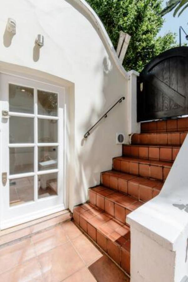 Well-Positioned Studio Flat London Exterior photo